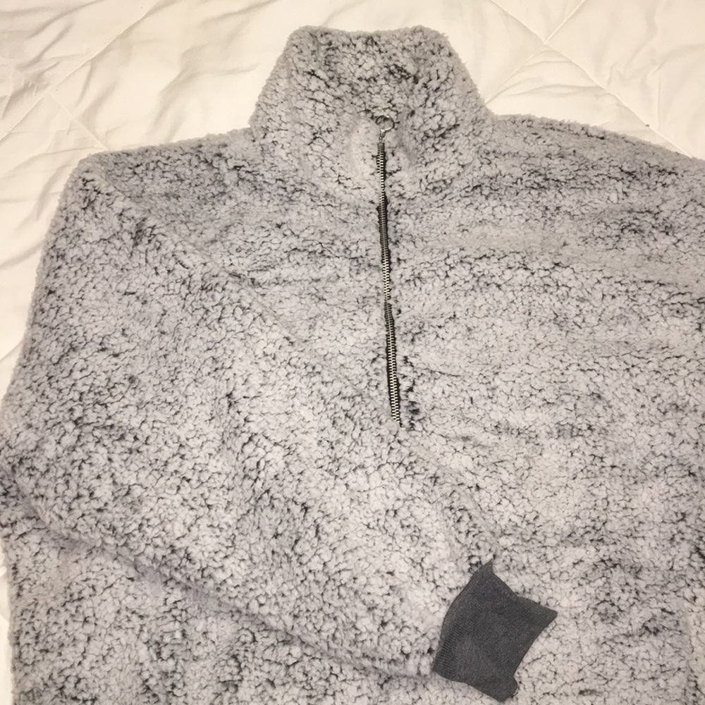 Express sherpa (fuzzy pullover)